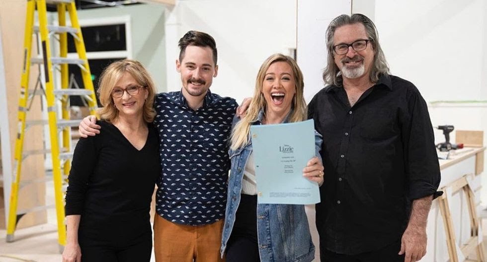 Lizzie McGuire Hilary Duff y todos los actores se reúnen para la lectura virtual de un episodio