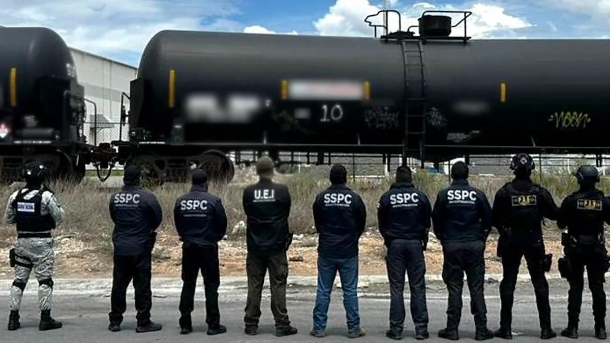 🚨🇲🇽 México da el mayor golpe contra el huachicol desde la llegada de Sheinbaum: más de 15 millones de litros asegurados en Coahuila ⛽🚛