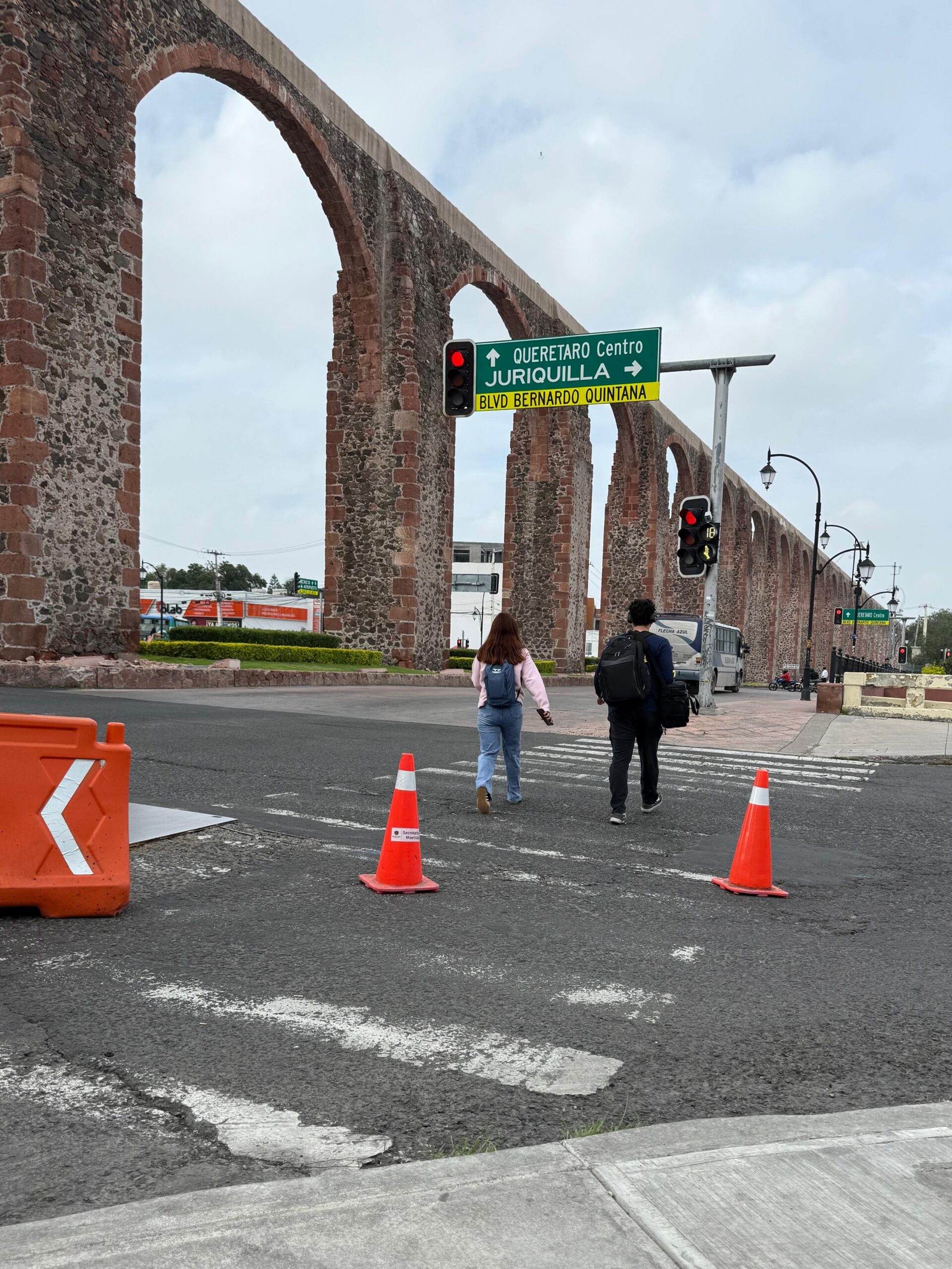 Querétaro implementa pilotaje para rediseñar la intersección Bernardo Quintana–Los Arcos