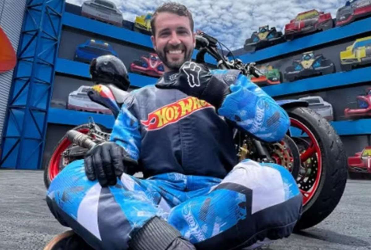 🚨🏍️ Tragedia en el espectáculo Hot Wheels Epic Show: el piloto Lurrique Ferrari falleció tras un accidente al estrellarse contra una rampa durante su acrobacia. 😢💔 