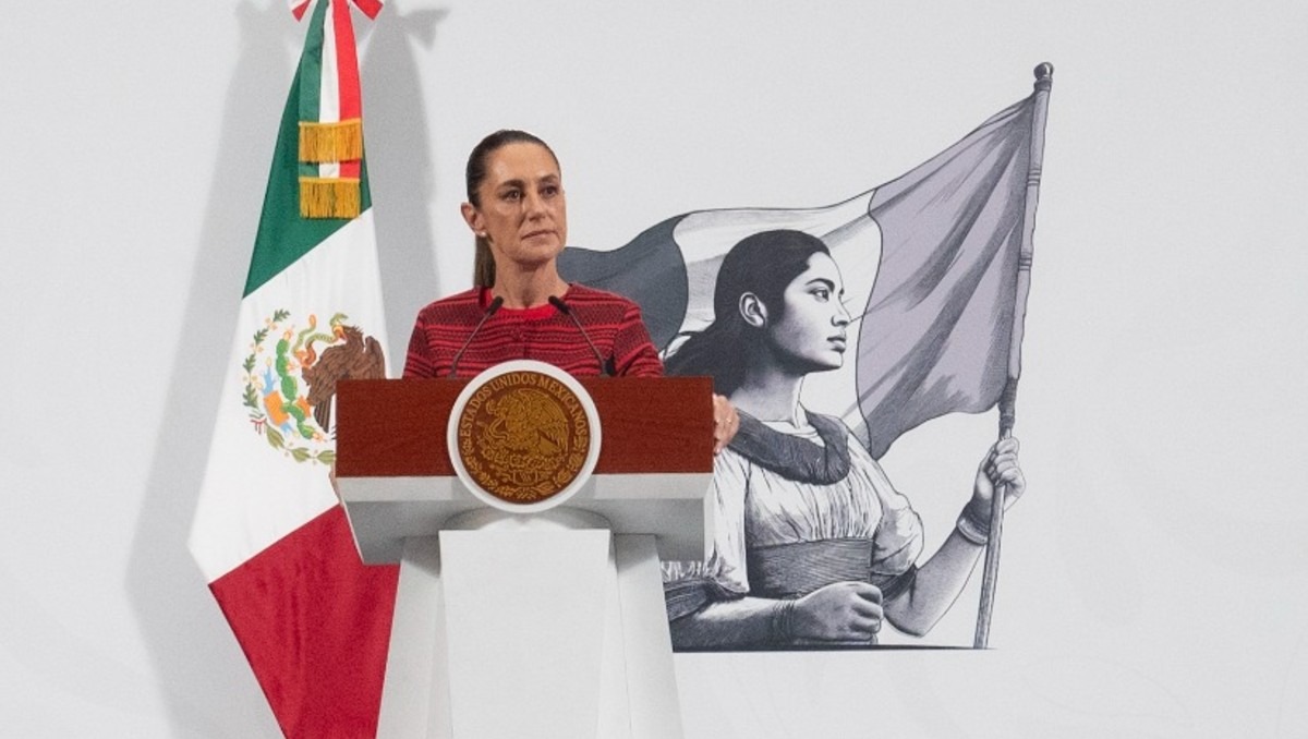 “No al abuso, no al acoso”: Claudia Sheinbaum respondió a Fidel Rueda tras un video proyectado en Jiquilpan, Michoacán, donde se lee ese mensaje en letras grandes junto a su imagen. 😠📢
