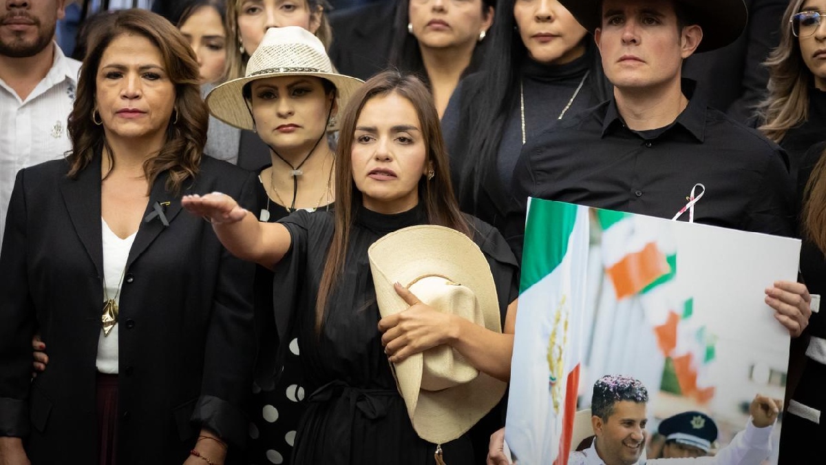 🕊️👩‍⚖️ Grecia Quiroz exige acabar con las extorsiones y pide justicia para Carlos Manzo; “no fuimos a doblar las manos”, dice tras reunión con Claudia Sheinbaum 💥🗣️