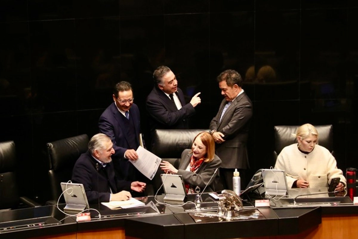 🏛️ ¡Ya hay lista oficial! El Senado de la República aprobó 10 candidaturas para dirigir la Fiscalía General de la República (FGR). ✅⚖️