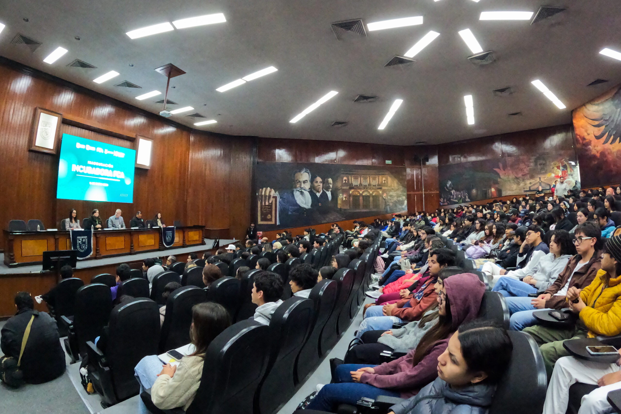 Abren incubadora de negocios en Facultad de Contaduría de la UAQ