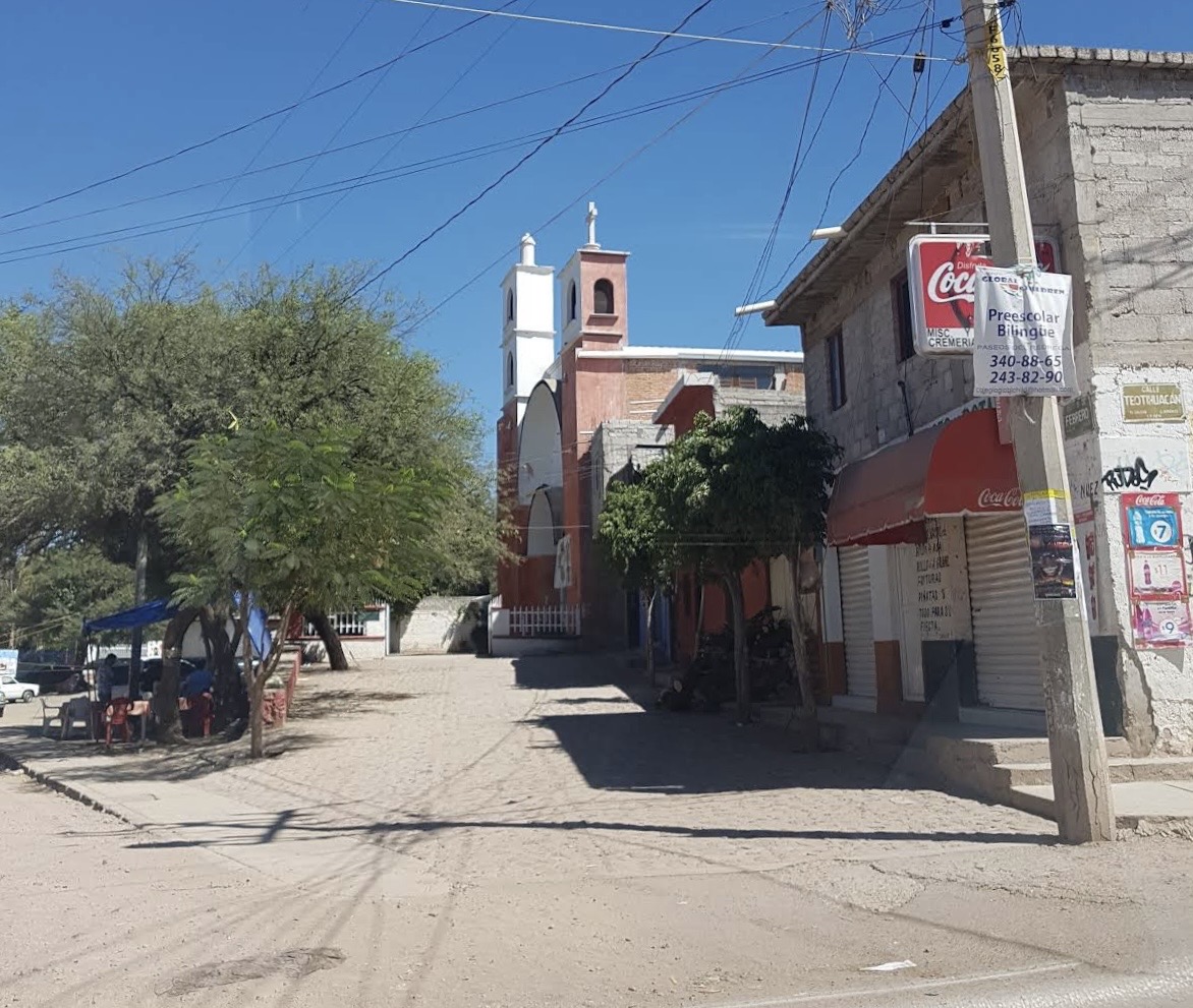 Gobierno municipal señala inversión en El Salitre y seguimiento a demanda de drenaje