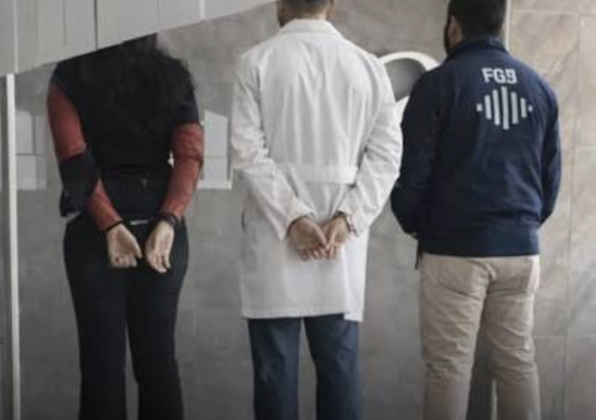 Médico detenido en Paseo Constituyentes enfrentará proceso penal con brazalete electrónico