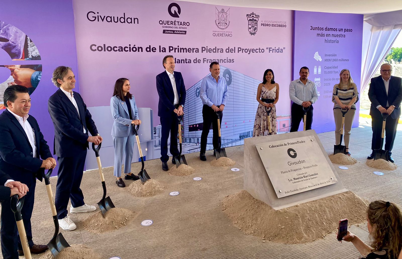 ¡Querétaro huele a éxito y crecimiento! 🏭 La empresa Givaudan, líder mundial en la industria de sabores y fragancias, reafirma su confianza en el talento queretano con una jornada histórica en su planta de Pedro Escobedo.