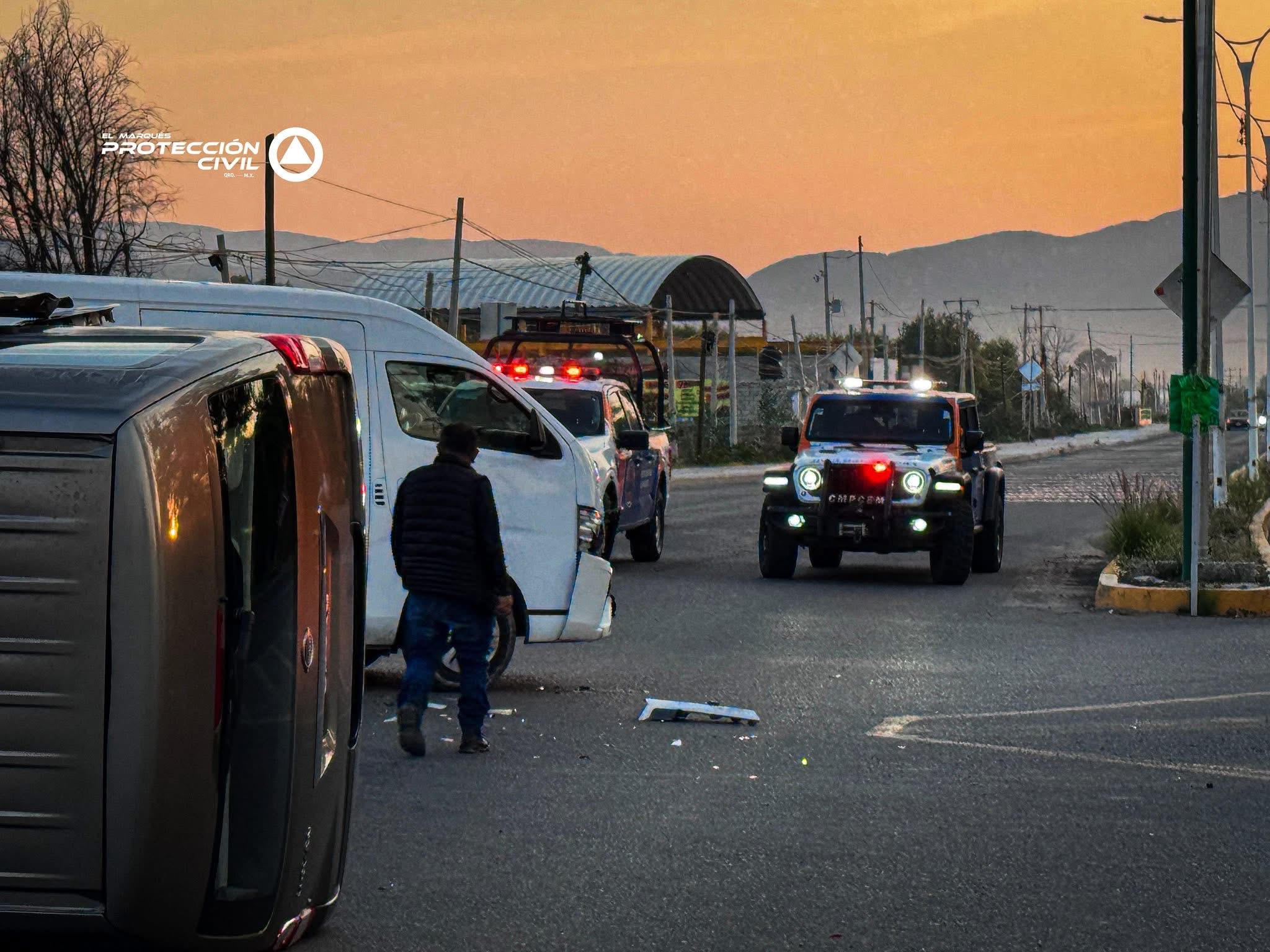 PC El Marqués atiende choque entre transporte de personal; hay tres lesionados