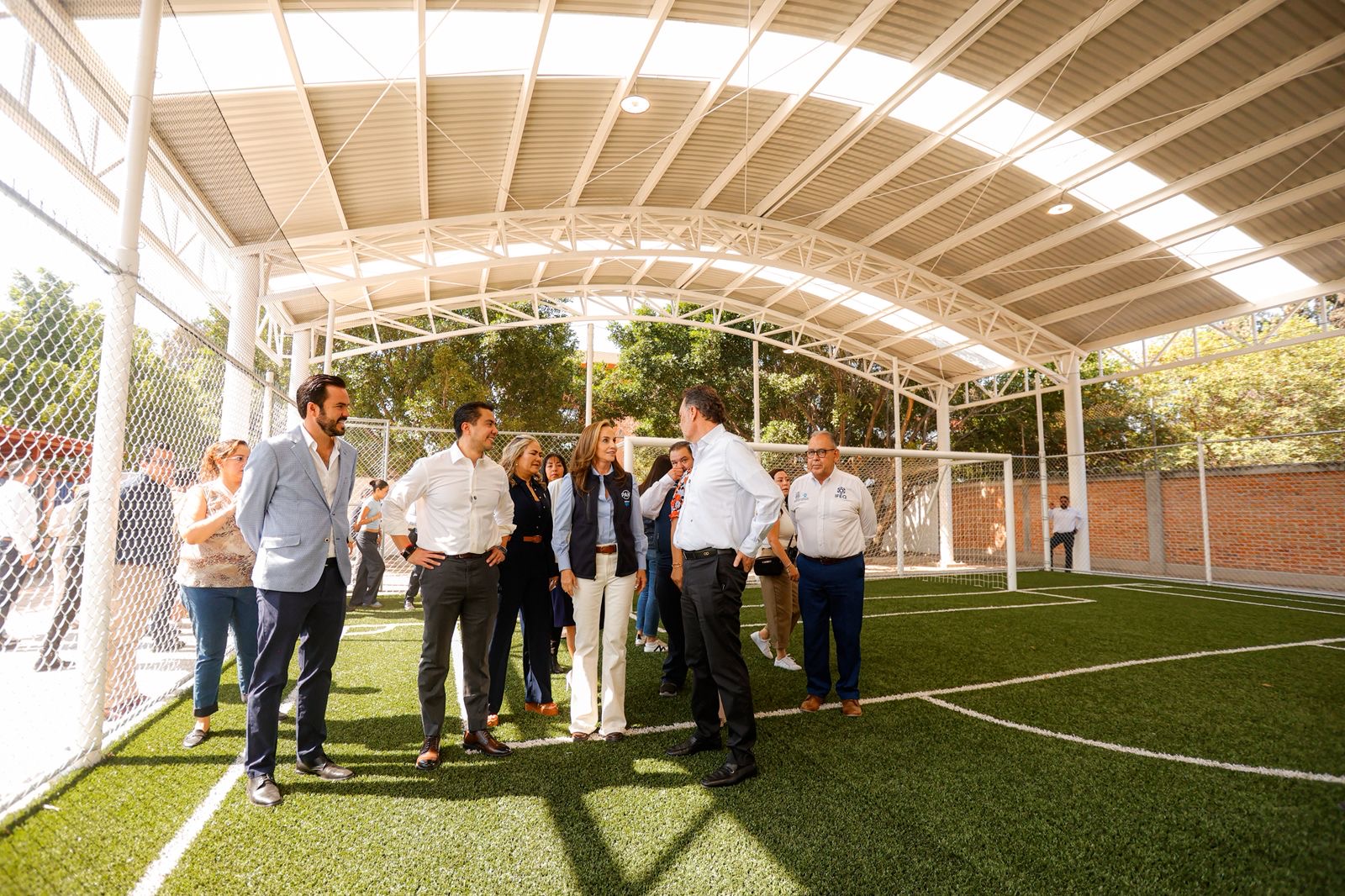 Cancha de fútbol 5 es entregada en primaria de la colonia Sauces por parte de municipio
