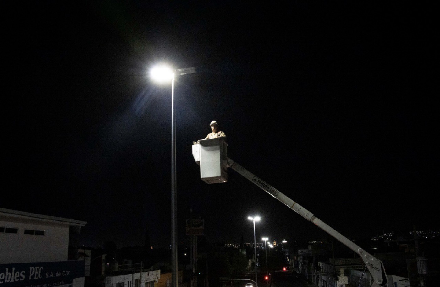 Municipio de Querétaro instala más de 9 mil luminarias en la ciudad