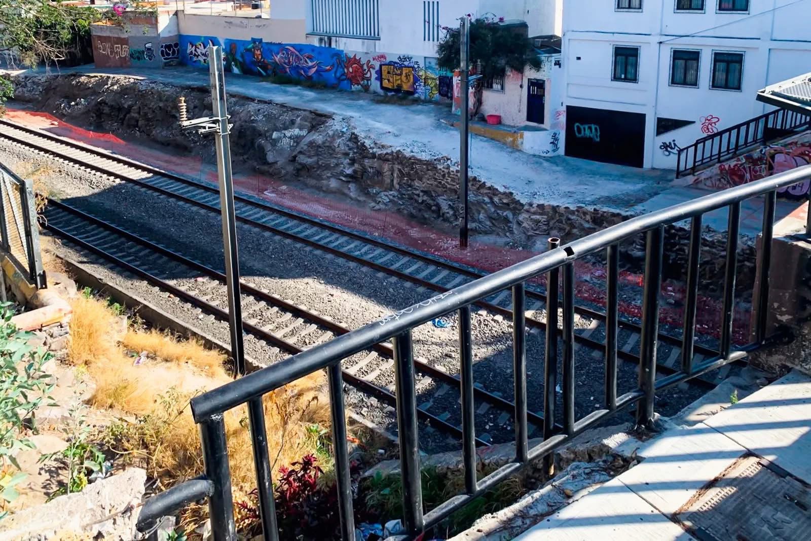 Obras del tren México-Querétaro en zona de El Cerrito van a tiempo, destaca alcalde