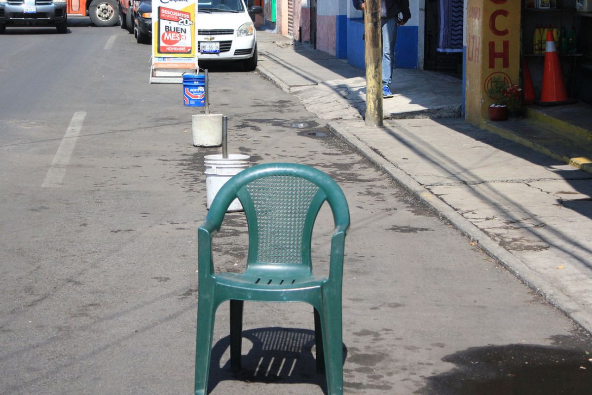 Municipio reporta alza del 7.7% en aseguramiento de objetos usados para apartar estacionamiento