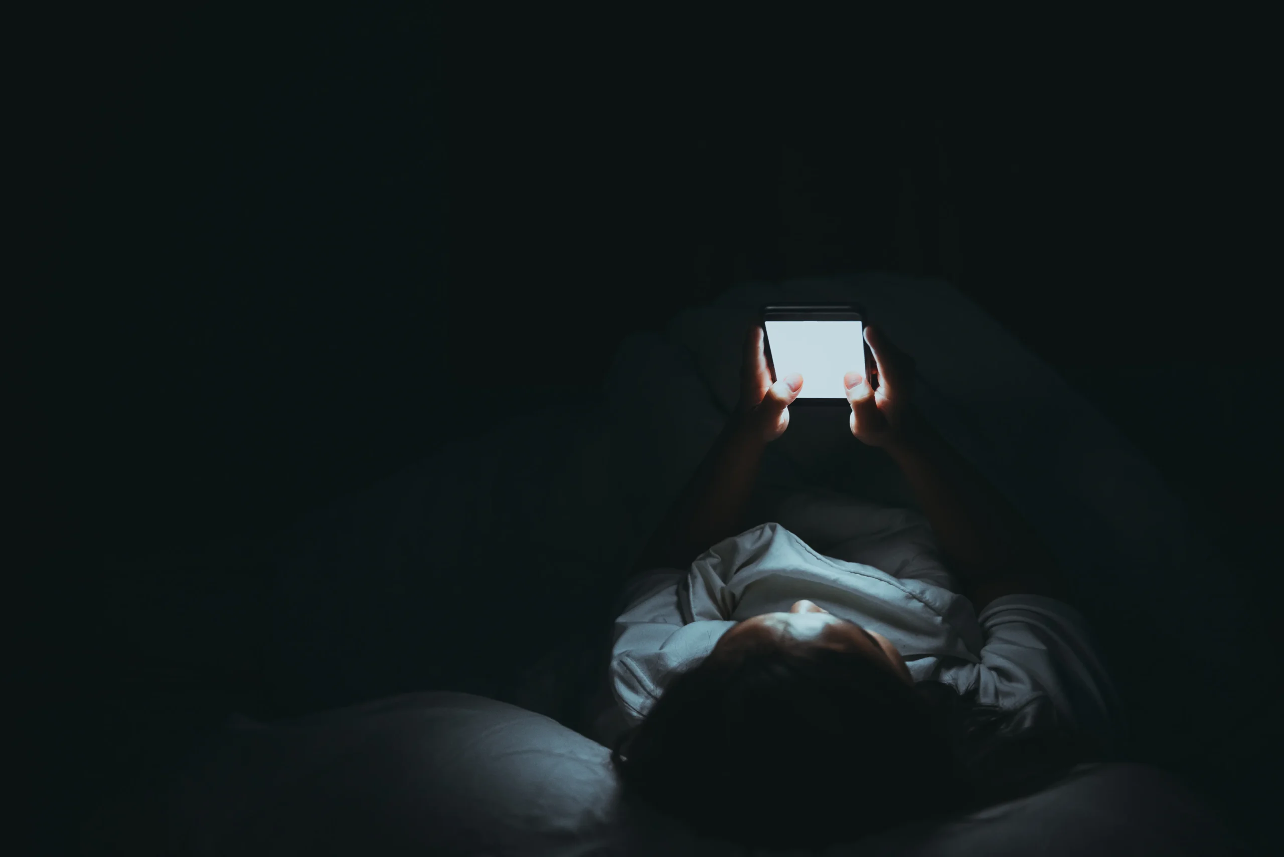 📱🧠 ¿Horas deslizando videos en redes sociales? Un análisis de la UNAM advirtió que el llamado “scroll infinito” puede afectar el cerebro y la capacidad de atención de los adolescentes