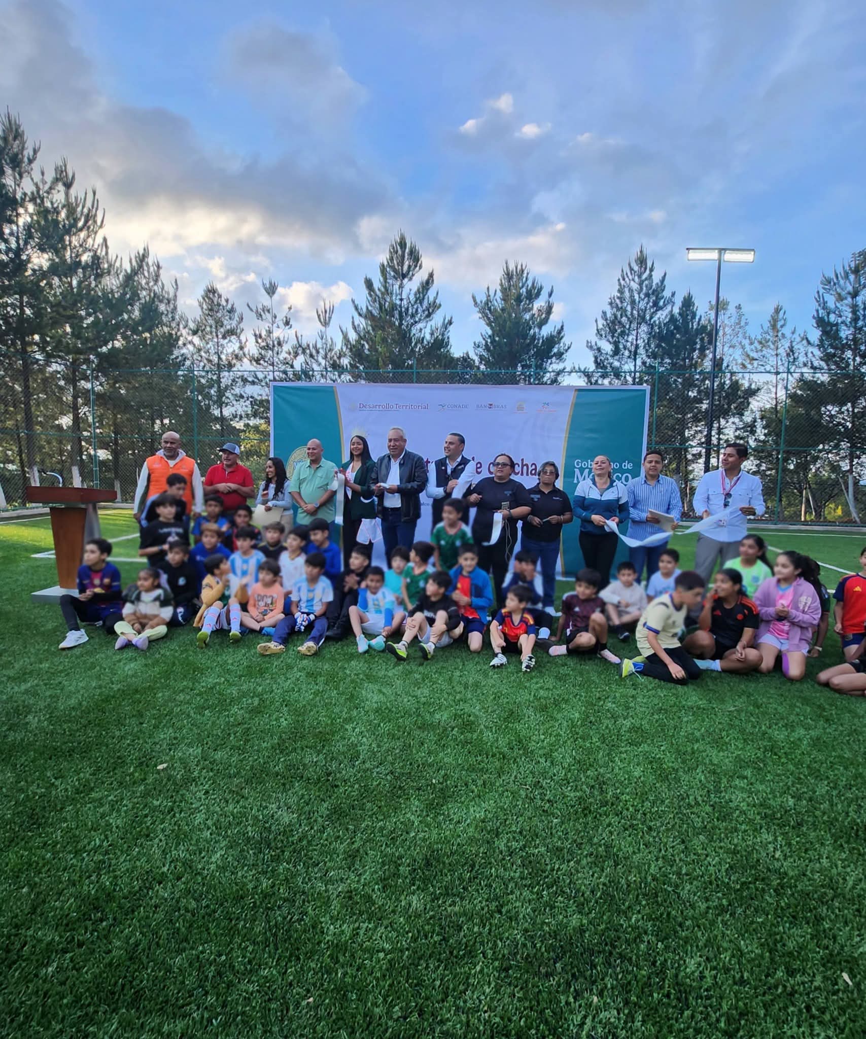 ¡El deporte sigue transformando vidas en Amealco! ⚽️
