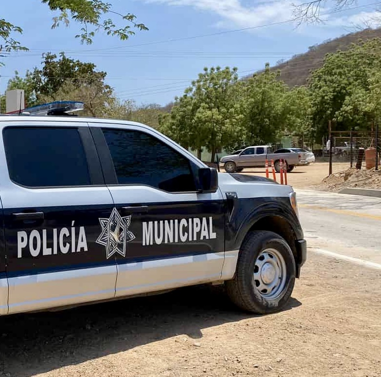 Procesan a hombre por presunta venta de medicamentos controlados, en Colón