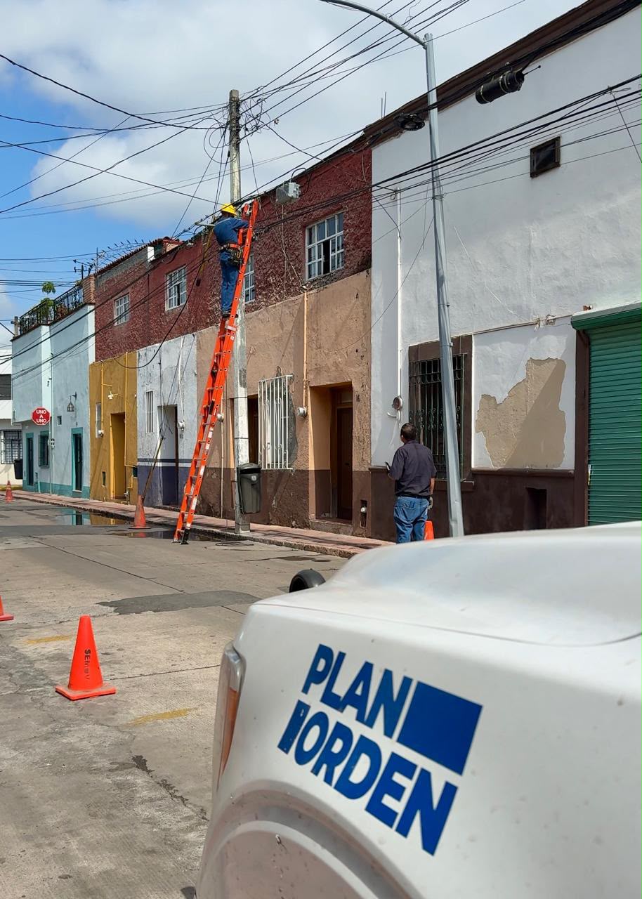 Municipio de Querétaro suma 11 toneladas de retiro de cables en desuso
