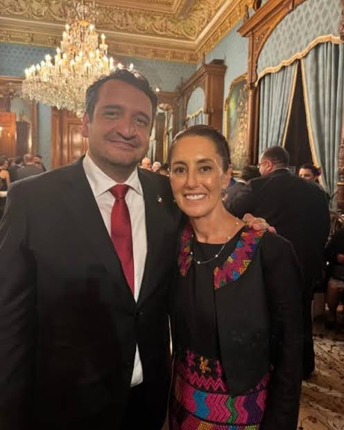🇲🇽🇺🇸 La presidenta Claudia Sheinbaum calificó como un acto de “injerencia” la decisión de Estados Unidos de retirar la visa a Andrés Manuel López Beltrán, conocido como “Andy”.
