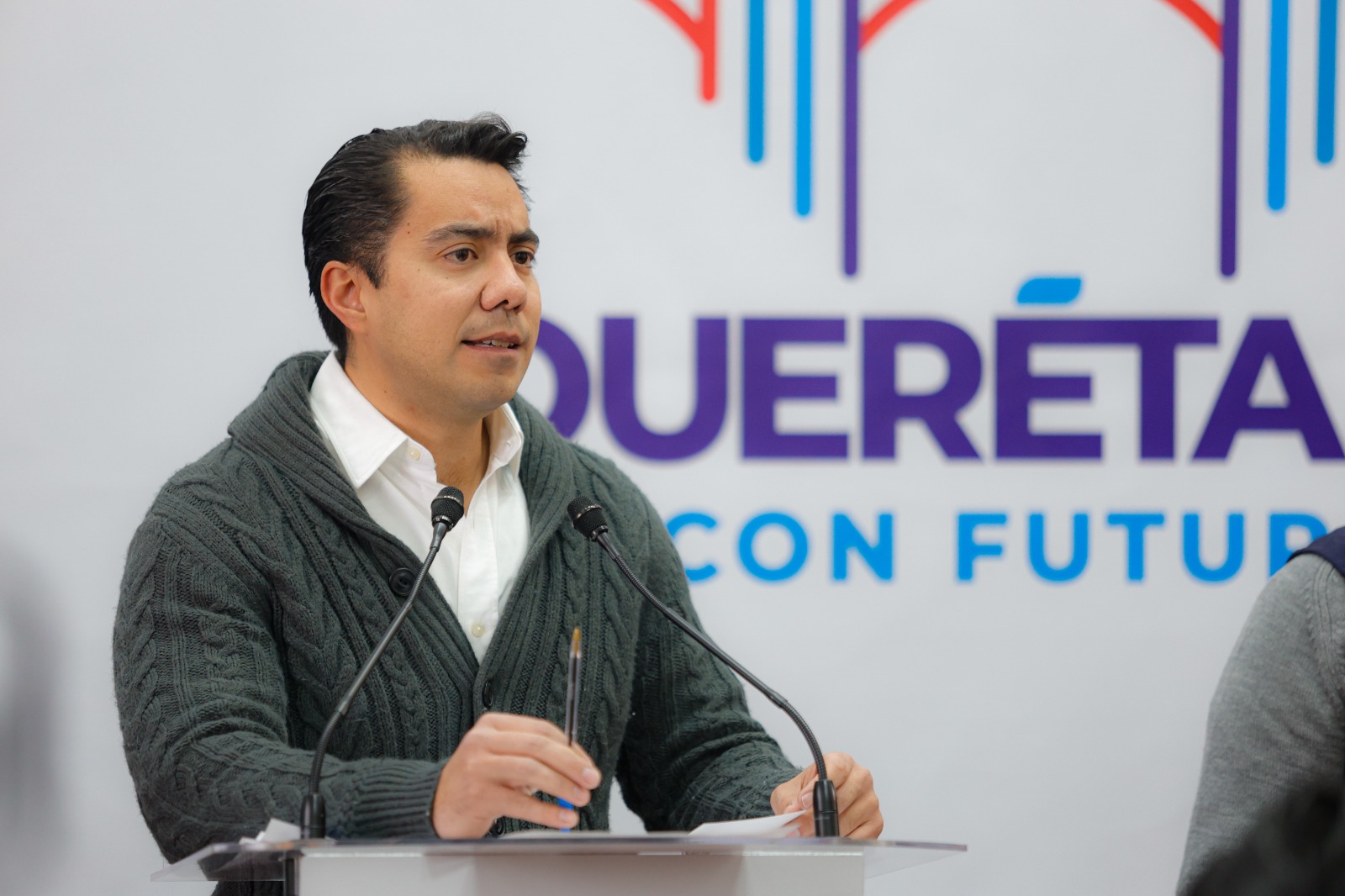 Denuncian ante Fiscalía a ambulantes por toma de vialidades y amenazas a comerciantes en Querétaro