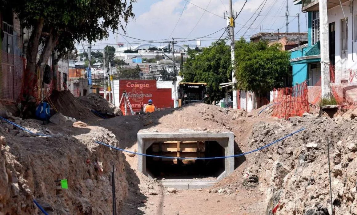 Dren Peñuelas no presenta retrasos, aseguró Felifer Macías