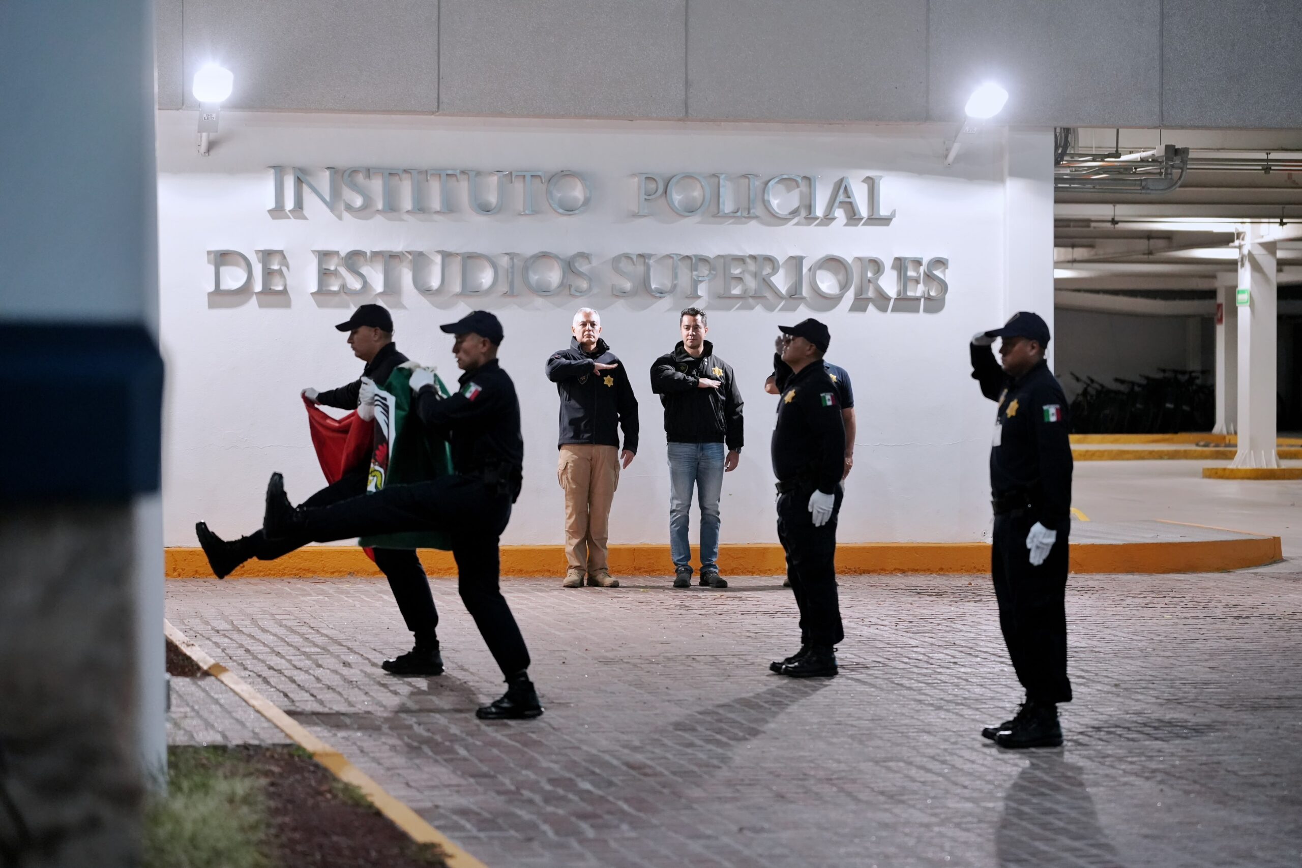 Cadetes de Querétaro reciben visita del alcalde Felifer Macías