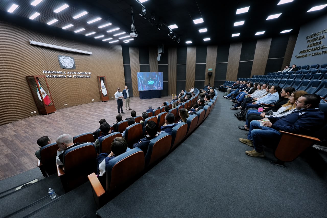 Felifer Macías sostiene reunión de gabinete para definir agenda de trabajo 