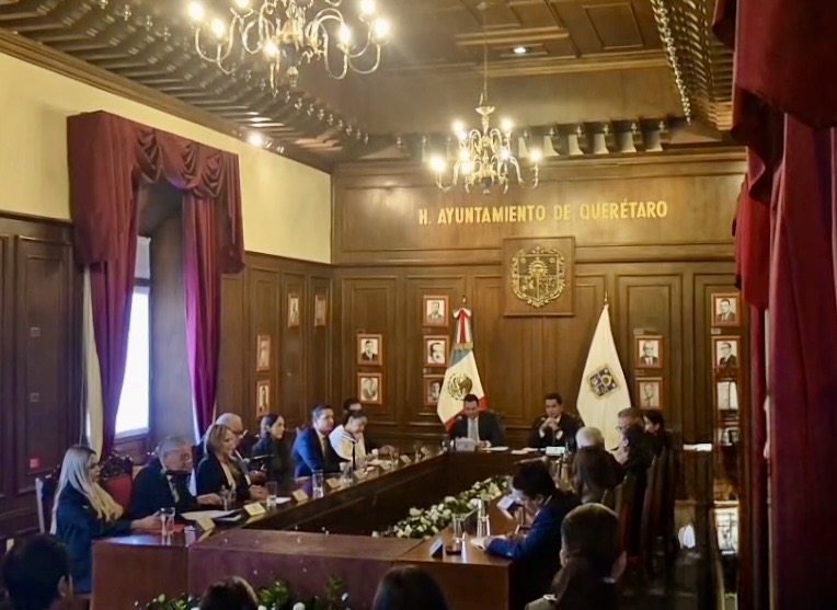 Felifer Macías presenta su segundo informe de actividades en sesión de Cabildo