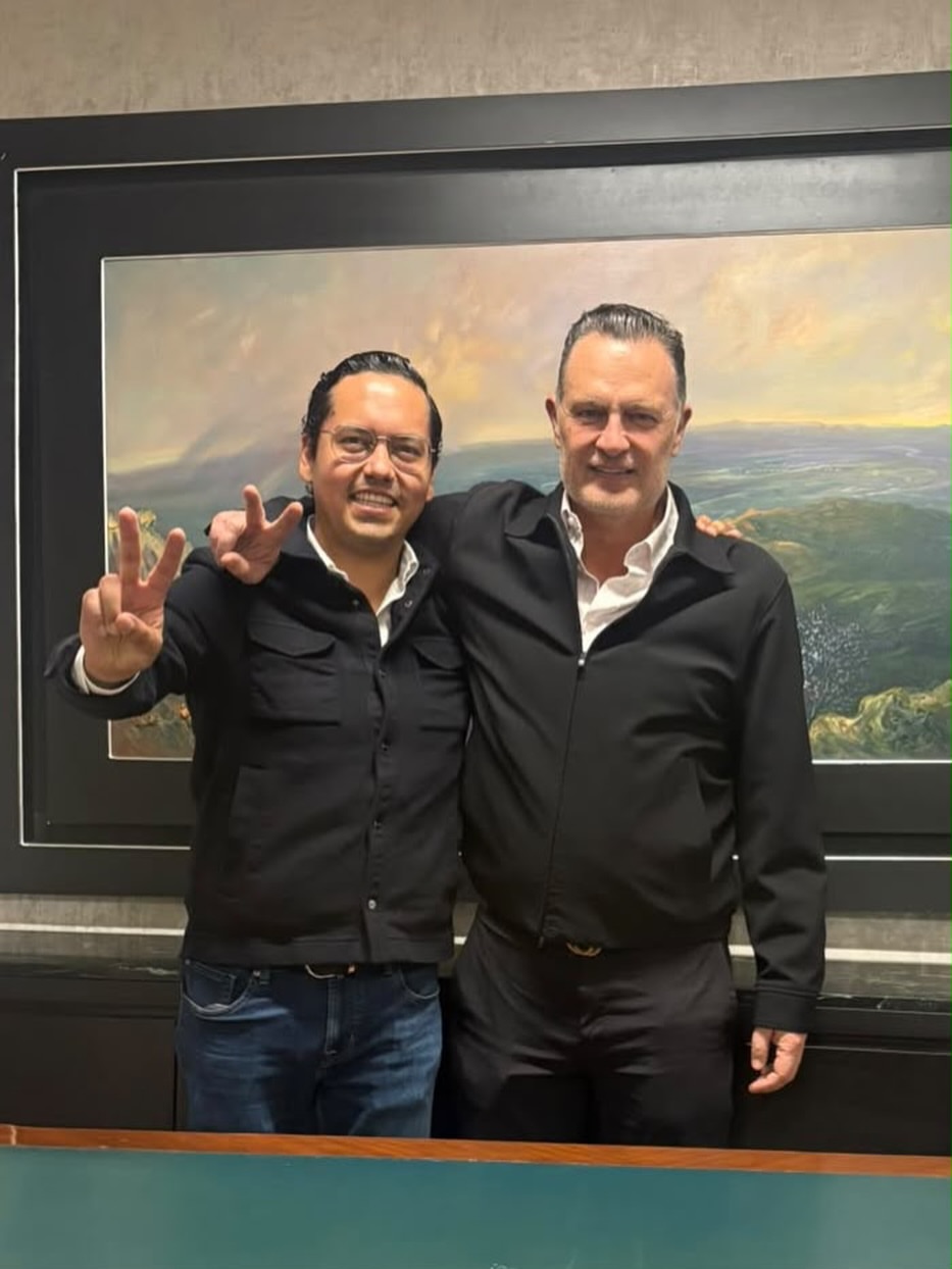 ¡Coordinación institucional y visión de futuro! Mauricio Kuri sostiene reunión de trabajo con Chepe Guerrero. 🤝🏛️📈