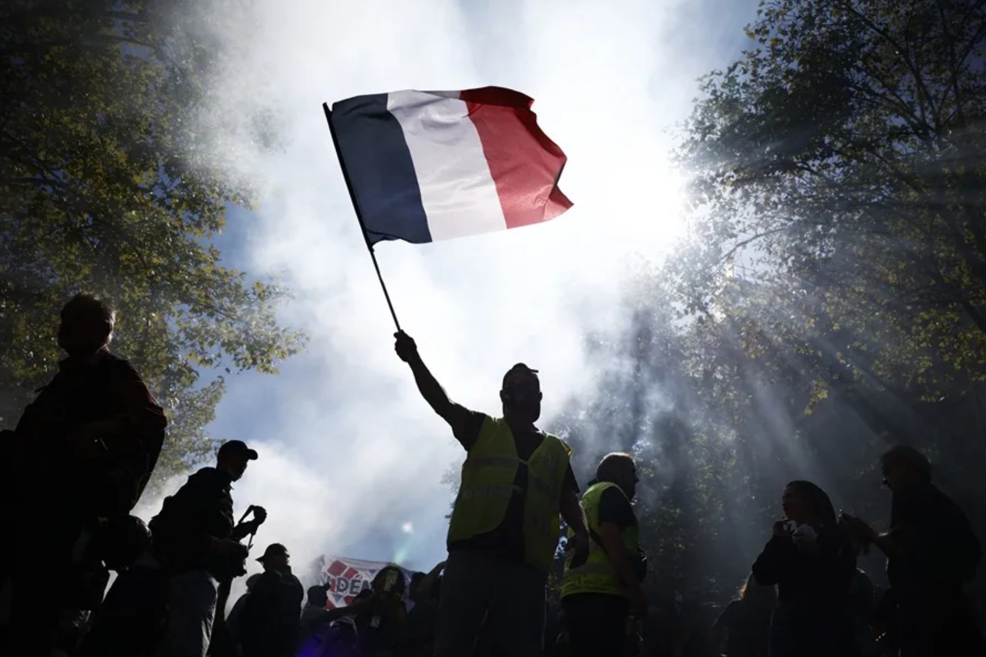 🇫🇷 Francia estalla por el costo de la vida: protestas dejan incendios, saqueos y 272 detenidos 🔥
