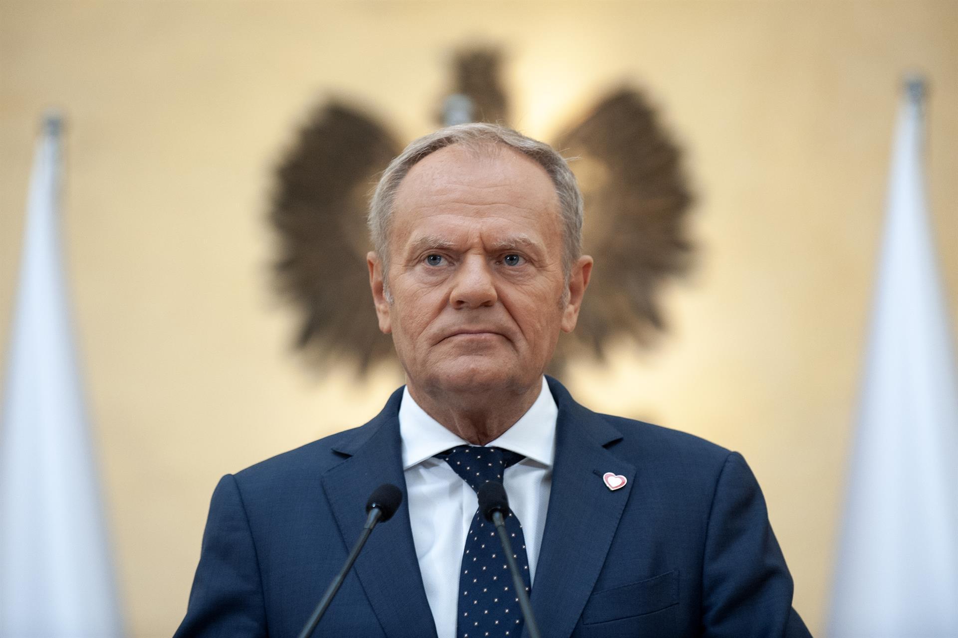 🚨🇵🇱 Crisis política en Polonia: policía brinda el tribunal constitucional y el presidente interrumpe su viaje