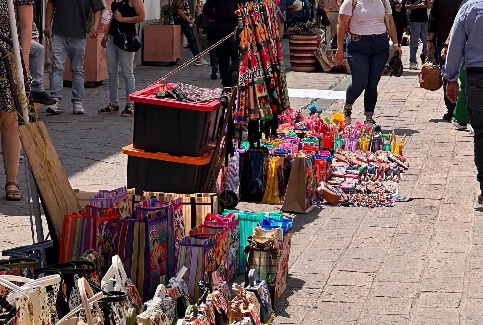 No habrá nuevos espacios para vendedores en el Centro Histórico: Felifer Macías 